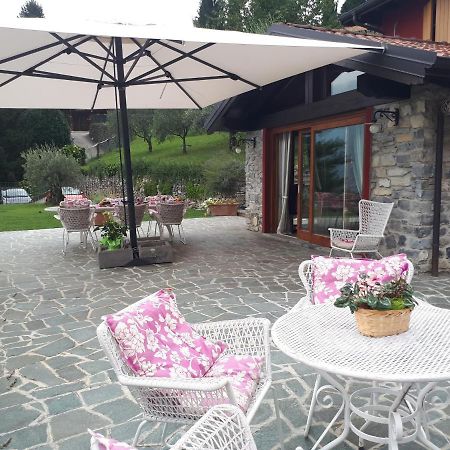 Villa Silvi Piscina Sauna E Hot Tub Perledo Exteriör bild